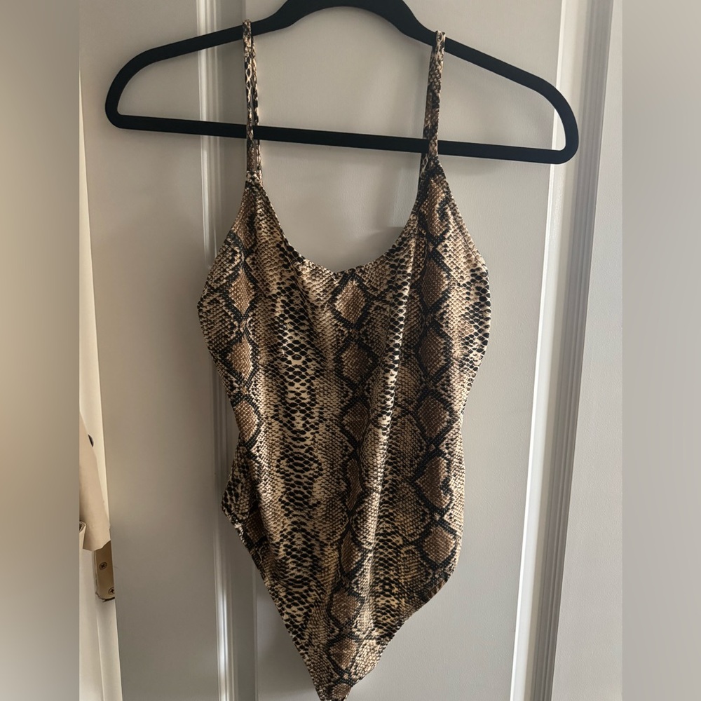 LF ANIMAL PRINT BODYSUIT SIZE SMALL